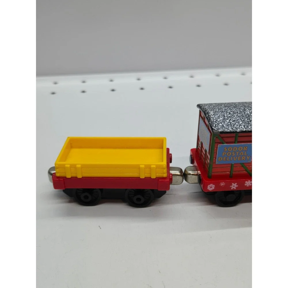 Thomas & Friends Holiday Box Car & Yellow Cargo Car Metal Magnet Train Lot